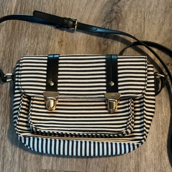 🦋4/$25 Cute Crossbody Purse - Picture 3 of 13